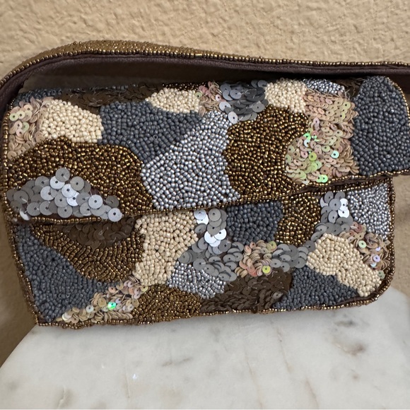 NWT Women America & Beyond Beaded embellished Camouflage landscape shoulder bag - Picture 3 of 10